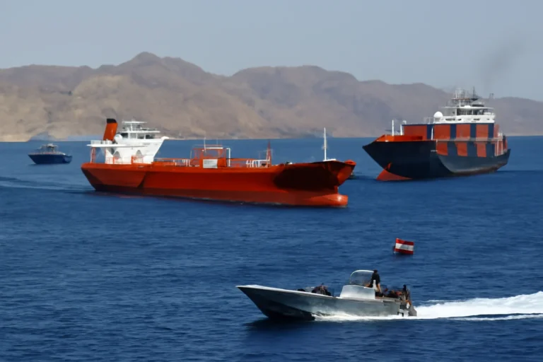 Estreito de Bab el-Mandeb: como o controle dos houthis pode paralisar rotas de petróleo e fertilizantes e impactar 1/4 da navegação mundial