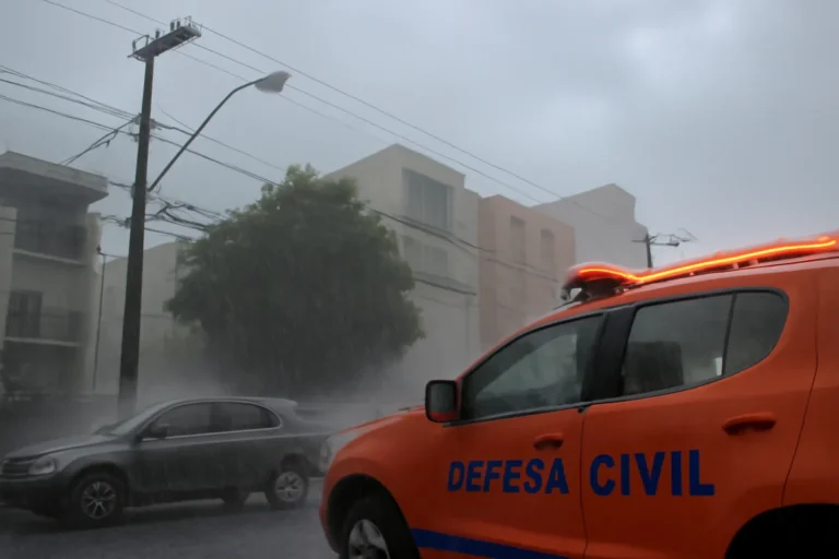 Chuva em BH: Defesa Civil alerta para risco de granizo e temporal, veja o que fazer para proteger família, imóvel, veículo e como acionar emergências